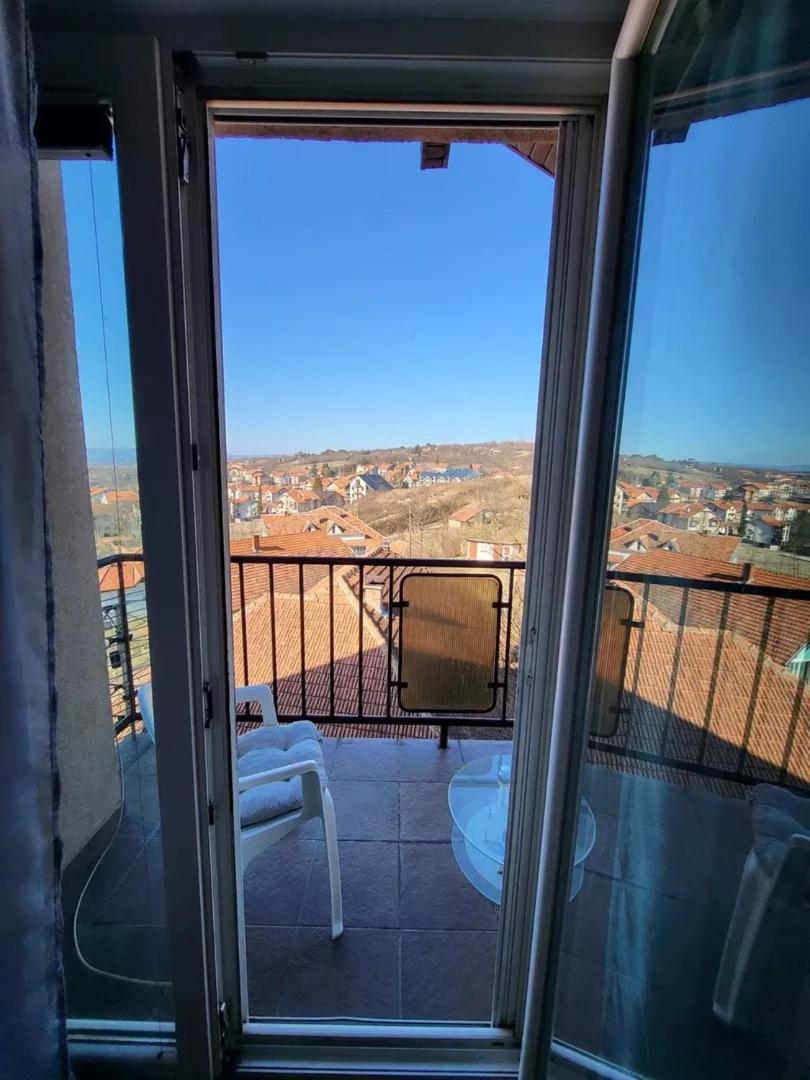 Ema Lux - Zgrada Panorama Apartment Soko Banja Bagian luar foto